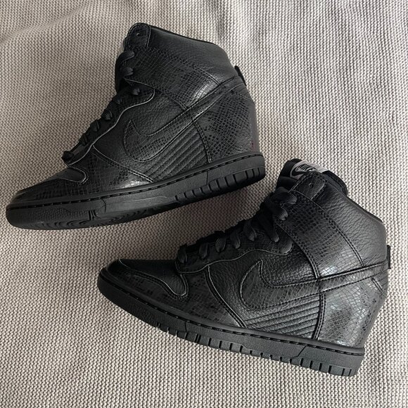 Wmns Nike Dunk Sky High Black Snakeskin - Size 7.5, Pre-Owned - Like New - Picture 1 of 8